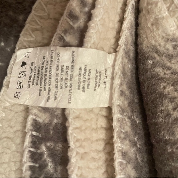 Pendleton Taupe and Ivory Throw - Picture 3 of 4